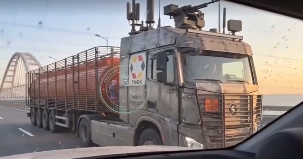 Tensiuni și Inovații pe Podul lui Putin: Provocările Transportului de Combustibil în Crimeea