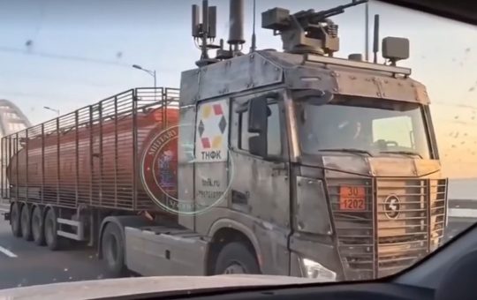 Tensiuni și Inovații pe Podul lui Putin: Provocările Transportului de Combustibil în Crimeea