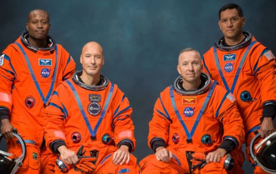 Controversele selecției pentru Artemis 3: O analiză a deciziei NASA de a selecta un echipaj exclusiv masculin