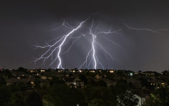 Cod Roșu de Furtună în Suceava și Impactul Vremii Severe asupra României