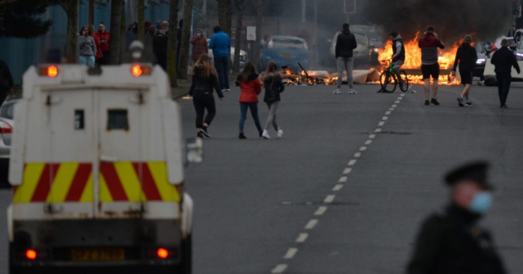 Violențele anti-imigranți din Irlanda de Nord: Impactul asupra comunității românești