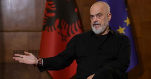 Tensiuni politice în Albania: proteste masive și acuzații de terorism cibernetic