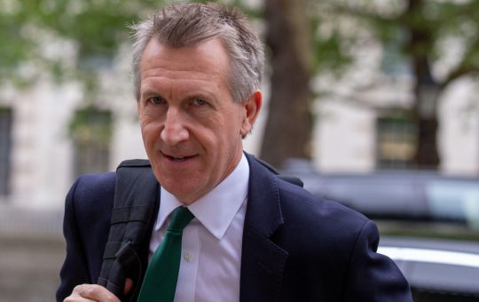 Schimbări Strategice în Apărarea Marii Britanii: Nominalizarea lui Dan Jarvis și Provocările Politice