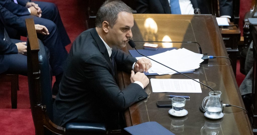 Recunoașterea scandalului fiscal în Argentina: Manuel Adorni și impactul său asupra guvernării Milei