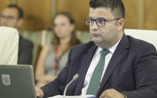 Dan Neculăescu: O carieră diplomatică pregătită să conducă Ministerul Apărării