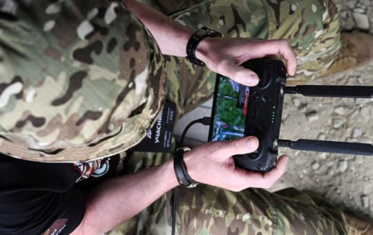 Transformarea dronelor de atac în servicii logistice: O strategie inovatoare a Ucrainei în contextul războiului modern