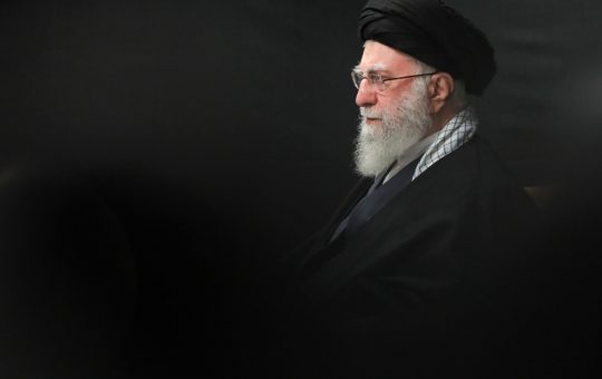 Moartea lui Ali Khamenei: O analiză a impactului asupra Iranului și regiunii