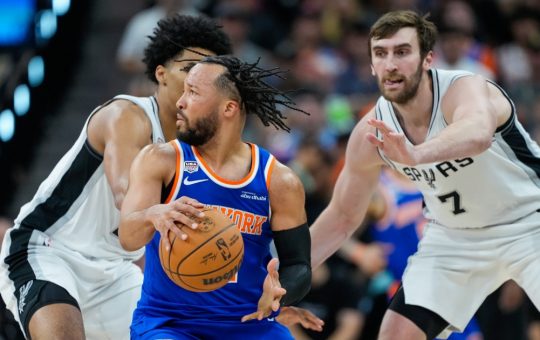 Victorie Istorică: New York Knicks Își Revine După 53 de Ani și Câștigă Finala NBA