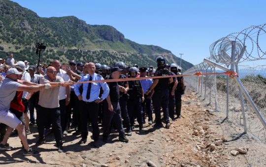 Protestele din Albania: Terenuri confiscate și controverse în jurul investițiilor familiei Trump
