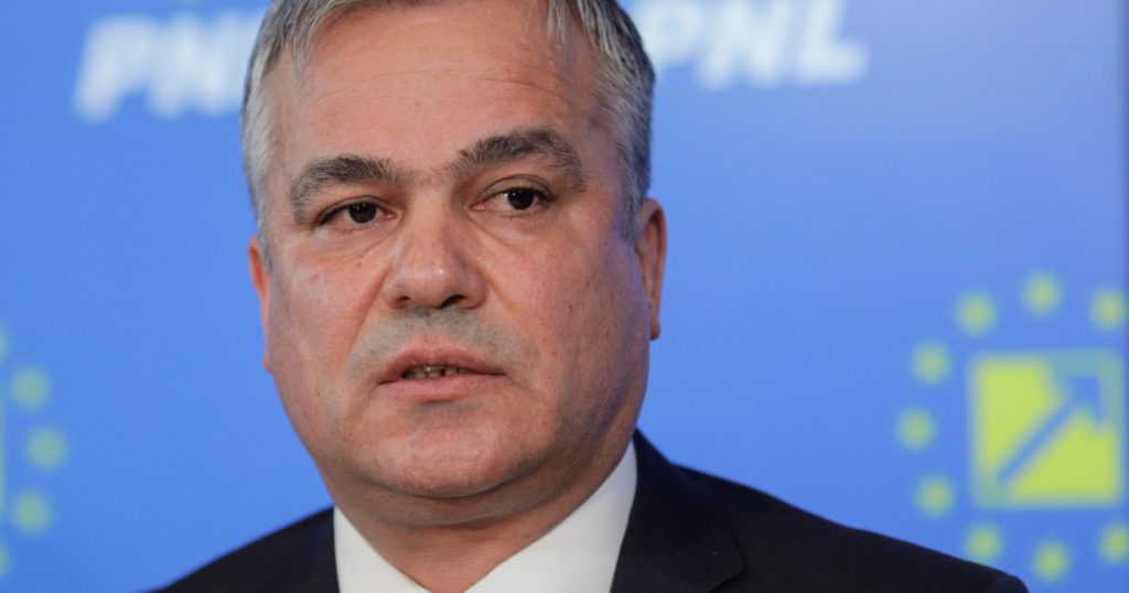 Adrian Veștea și controversa candidaturii lui Nicușor Dan: Un conflict politic cu rădăcini adânci