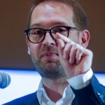 Tensiuni Politice în România: Răspunsul lui Dominic Fritz la Criticile Premierului Desemnat Adrian Veștea