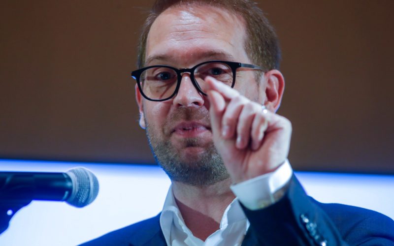 Tensiuni Politice în România: Răspunsul lui Dominic Fritz la Criticile Premierului Desemnat Adrian Veștea
