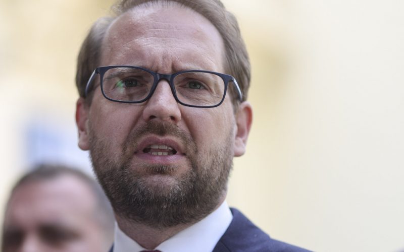 Dominic Fritz și Refacerea Guvernului Ciolacu-Ciucă: O Analiză a Contextului Politic Actual din România
