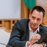 Negocierile politice din România: UDMR în fața unei decizii cruciale privind guvernarea alături de PSD și PNL