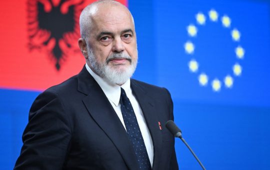 Albania și provocările investițiilor de lux: analiza proiectului lui Jared Kushner și implicațiile pentru candidatură UE