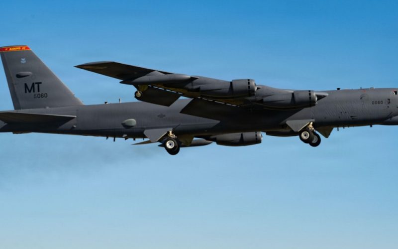 Prăbușirea unui Bombardier B-52 Stratofortress în California: Analiză Detaliată a Incidentului și Implicațiilor Sale