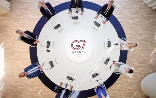 Conversațiile Cruciale dintre Volodimir Zelenski și Grupul G7: Perspective și Implicații asupra Ucrainei