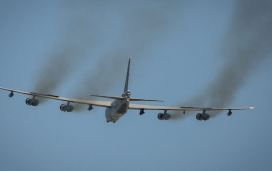 Tragedia aviatică din California: Prăbușirea unui bombardier B-52 și impactul său asupra comunității și industriei