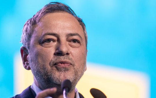 Criza Politică din România: PNL și Ultimatumul lui Adrian Veștea – O Analiză Detaliată