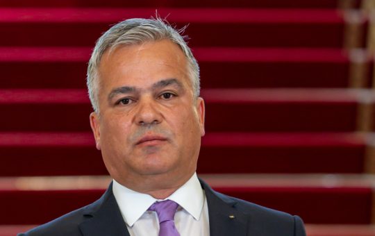 Reconfigurarea Guvernului: Adrian Veștea Își Prezentă Echipa și Programul de Guvernare