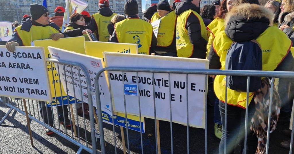 Nemulțumiri în Educație: Proteste Masive Împotriva Legii Salarizării în România