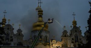 Restaurarea Complexului Mănăstiresc Lavra Pecerska din Kiev: Provocări și Implicații după Bombardamentele Rusești