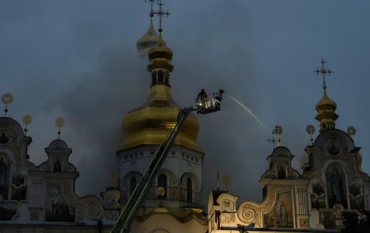 Restaurarea Complexului Mănăstiresc Lavra Pecerska din Kiev: Provocări și Implicații după Bombardamentele Rusești