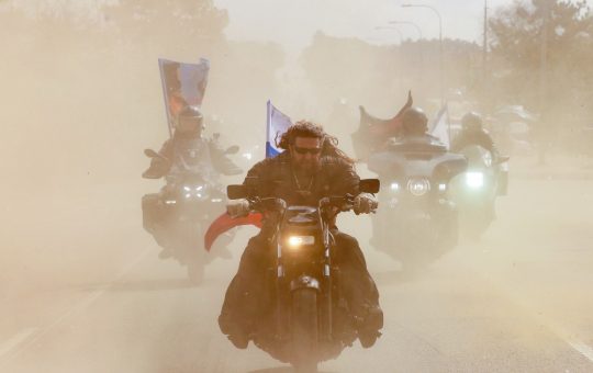 Interdicția nocturnă a motocicletelor în Crimeea: O măsură de securitate sau un semn al panicii?