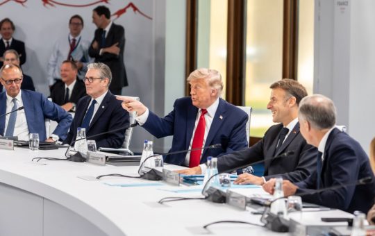 Discuțiile Neoficiale de la Summitul G7: O Privire Asupra Interacțiunilor Liderilor Mondiali