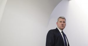 Impactul demisiei lui Cătălin Predoiu asupra PNL: Reacții și perspective