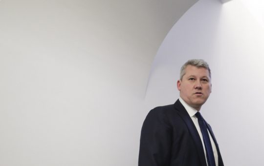 Impactul demisiei lui Cătălin Predoiu asupra PNL: Reacții și perspective
