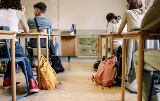 Inovație în Educație: Noile Materii Opționale pentru Elevii de Liceu din România