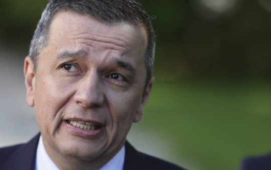 Decizii Cruciale pentru Viitorul Politic al României: PSD se Pregătește să Își Revizuiască Poziția față de Guvernul Veștea