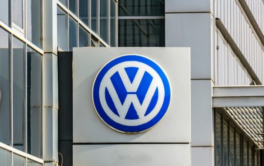 Volkswagen în Criza Muncii: O Restructurare Masivă și Implicațiile Sale