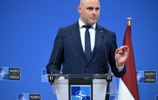 Propunerea Letoniei pentru un Emisar European în Negocierile de Pace: O Necesitate Strategica în Contextul Războiului din Ucraina