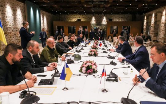 Turcia în Rolul de Mediator: Oportunități și Provocări în Negocierile dintre Ucraina și Rusia