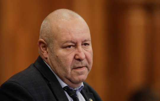 Controversele din PNL: Fenechiu și Intervenția Justiției în Strategia Politică