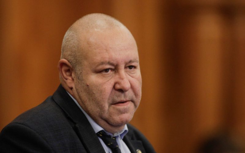 Controversele din PNL: Fenechiu și Intervenția Justiției în Strategia Politică