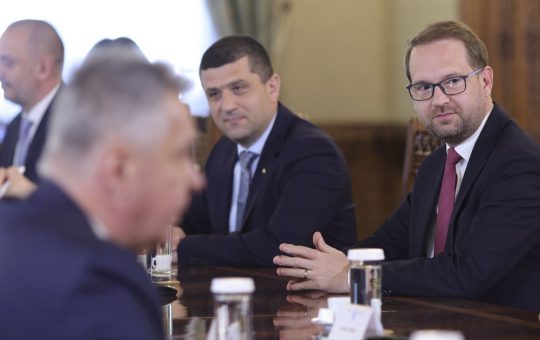 Analiza controverselor politice: Radu Miruță și legăturile dintre cazurile Fritz și Ciucu