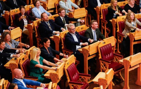 Entuziasmul național: Deputații norvegieni transformă parlamentul în stadion în timpul CM 2026