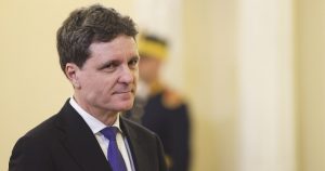 Tensiuni Politice în România: Amânarea Listei de Miniștri de către Adrian Veștea și Impactul Asupra Guvernării