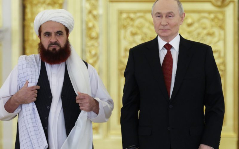 Reîmpăcarea dintre Rusia și urmașii mujahedinilor afgani: O analiză a schimbărilor geopolitice și a implicațiilor lor