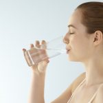 Importanța Hidratației: Câtă Apă Trebuie Să Bem Zilnic În Funcție De Greutatea Corporeală și Semnele Deshidratării