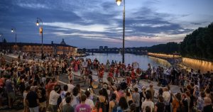 Franța interzice consumul de alcool la festivalul „Fête de la Musique” din cauza caniculei extreme: O analiză a măsurilor de siguranță publică