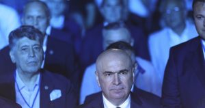 Congresul Extraordinar al PNL: O Analiză a Crizei și Viziunii Partidului sub Conducerea lui Ilie Bolojan