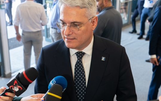 Întoarcerea lui Dragoș Pîslaru în PNL: O analiză a impactului și viziunii asupra liberalismului românesc