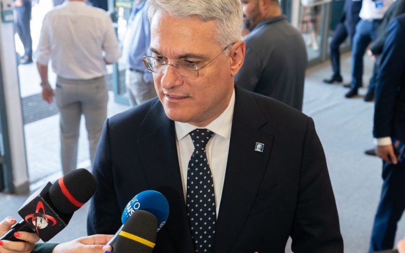Întoarcerea lui Dragoș Pîslaru în PNL: O analiză a impactului și viziunii asupra liberalismului românesc