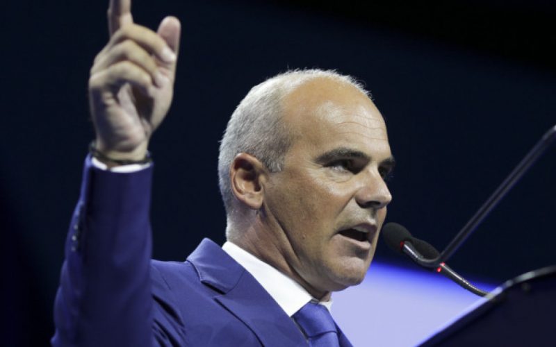 Rareș Bogdan și Tensiunile din PNL: O Analiză a Avertismentelor și Implicațiilor Politice