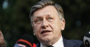 Crin Antonescu și Congresul PNL: O Analiză a Trădării și Implicațiilor Politice