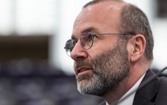 Leadership și Claritate în Politica Românească: Mesajul lui Manfred Weber după Realegerea lui Ilie Bolojan în PNL